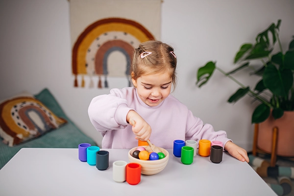 Montessori kuličky se skleničkami