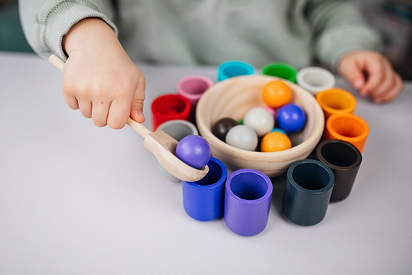 Montessori kuličky se skleničkami